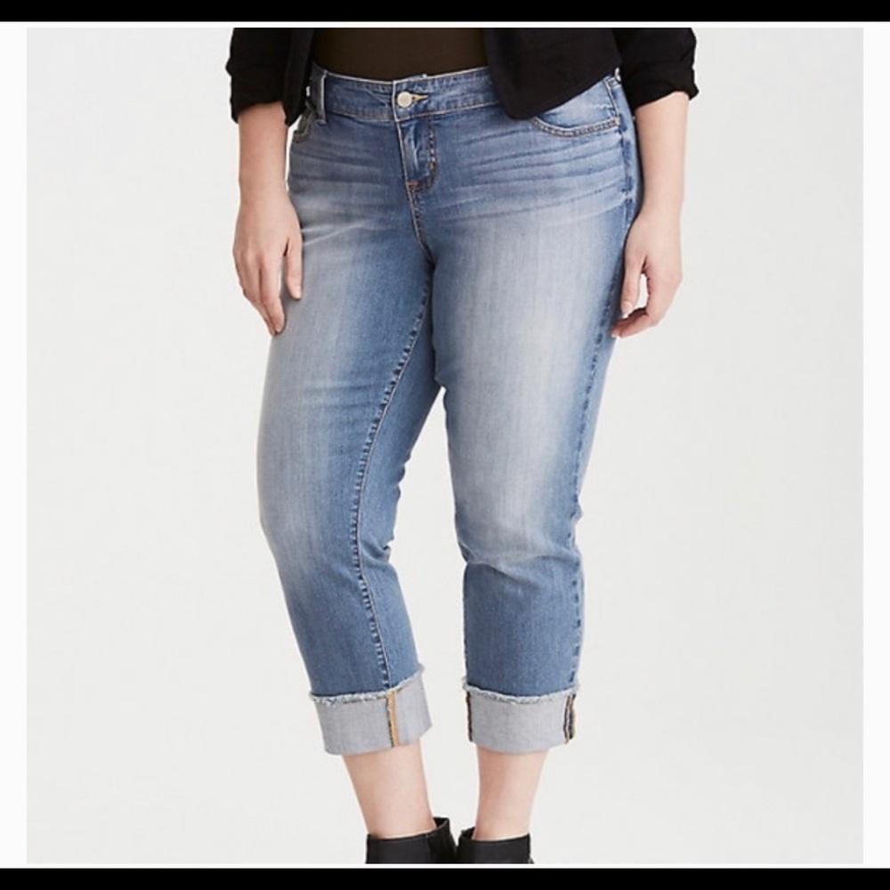 Torrid Cropped Boyfriend Jeans SZ 24
